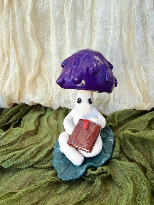 Mushie - Inkheart on a leaf