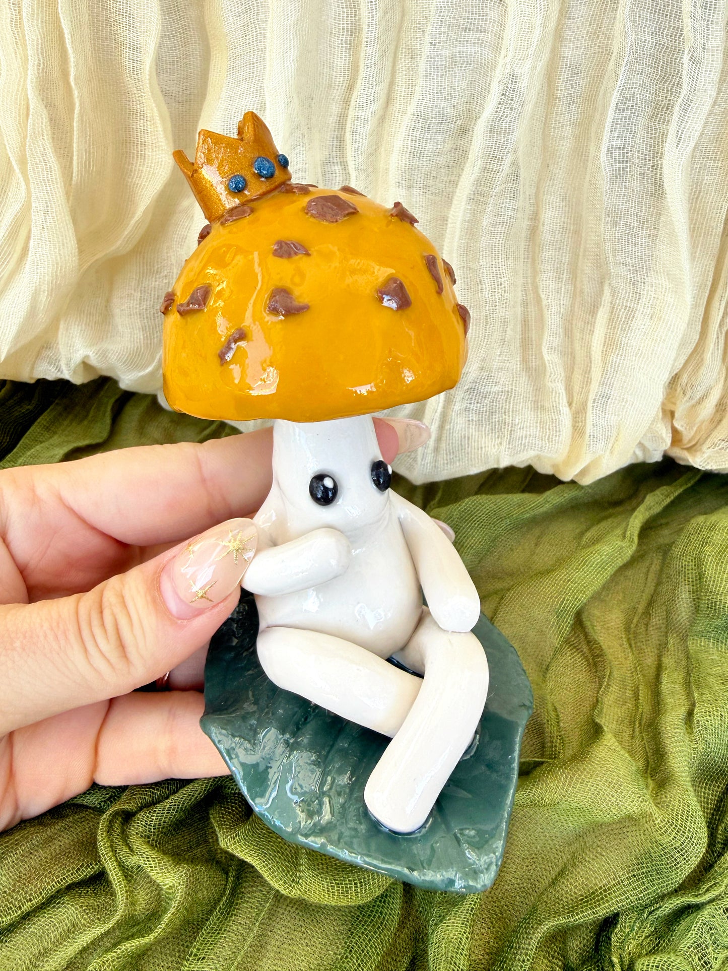 Mushie - Ting Ting on a leaf