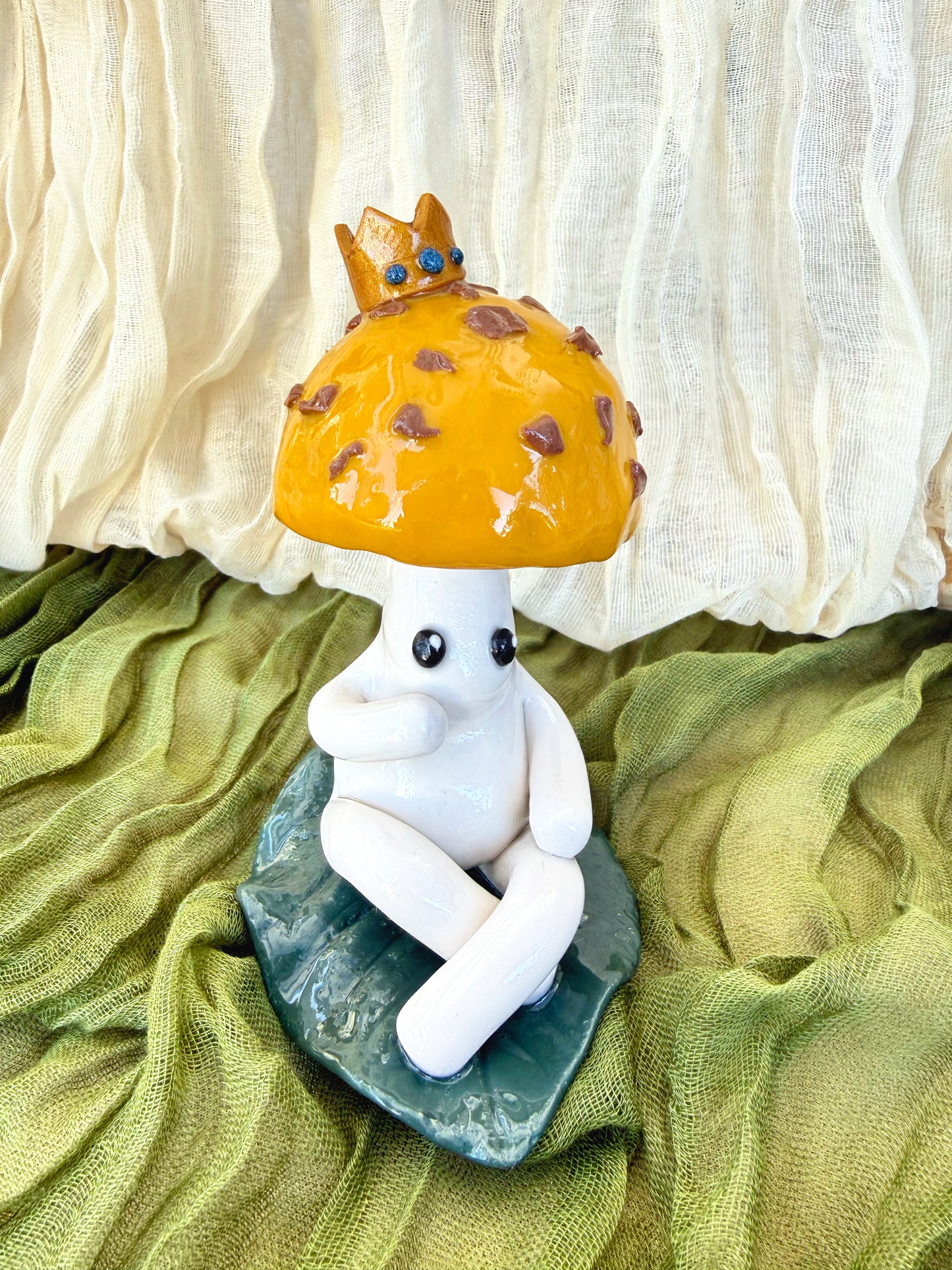 Mushie - Ting Ting on a leaf